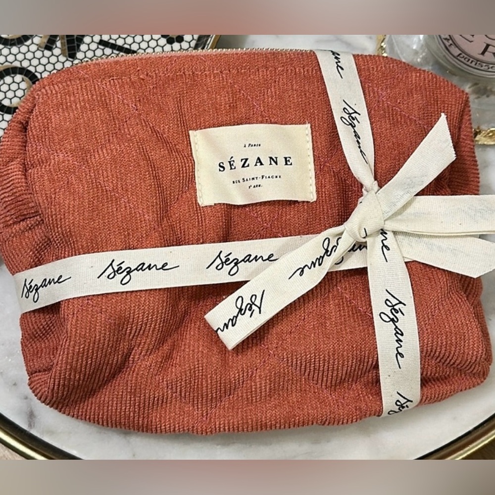 Sézane Quilted makeup bag in Rust